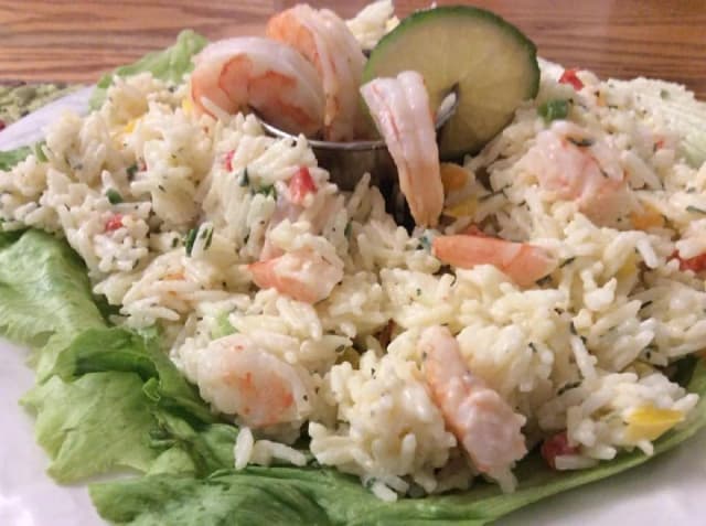 Recette de salade de riz au crevette crémeuse et savoureuse à essayer Recette de salade de riz au crevette crémeuse et savoureuse à essayer