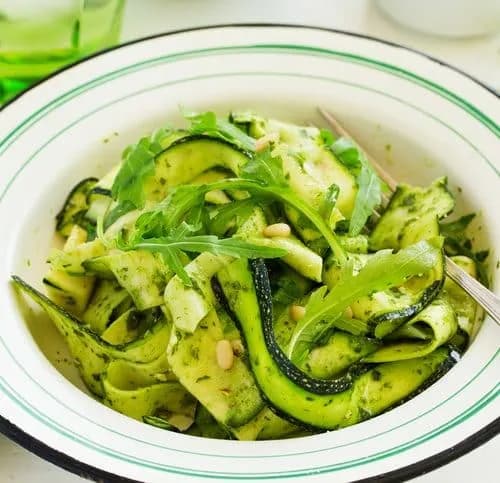 Recette de salade de courgettes : fraîcheur et légèreté pour vos repas Recette de salade de courgettes : fraîcheur et légèreté pour vos repas