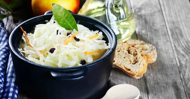 Vinaigrette pour salade de choux blanc : recettes savoureuses à essayer Vinaigrette pour salade de choux blanc : recettes savoureuses à essayer