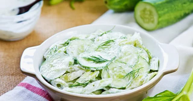 Salade de concombre yaourt : une recette fraîche et légère à savourer Salade de concombre yaourt : une recette fraîche et légère à savourer