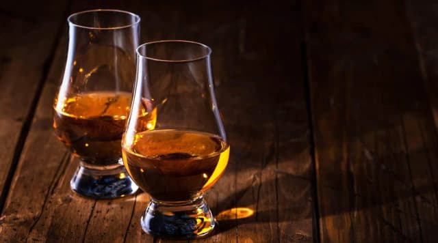 Ingrédients pour whisky : les secrets des saveurs authentiques révélés Ingrédients pour whisky : les secrets des saveurs authentiques révélés