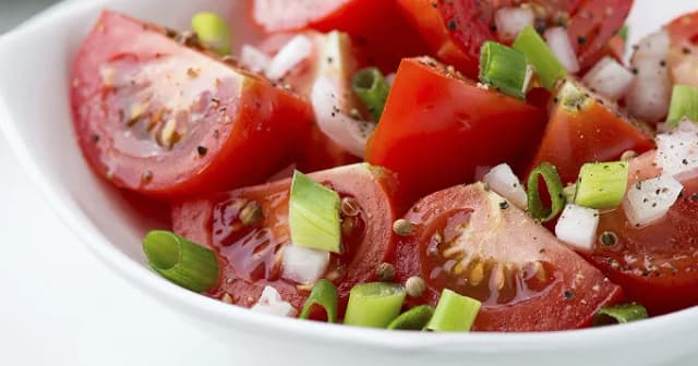 Recettes de salade de tomates : 10 idées savoureuses et faciles à réaliser Recettes de salade de tomates : 10 idées savoureuses et faciles à réaliser